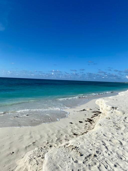 Seaside Townhome, Spacious 2Br 3Bath Leeward Grace Bay, Providenciales, Walk To Beach Exterior photo