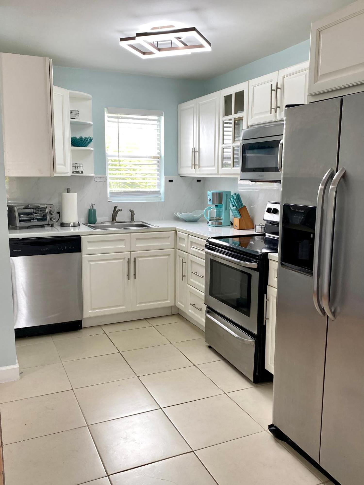 Seaside Townhome, Spacious 2Br 3Bath Leeward Grace Bay, Providenciales, Walk To Beach Exterior photo